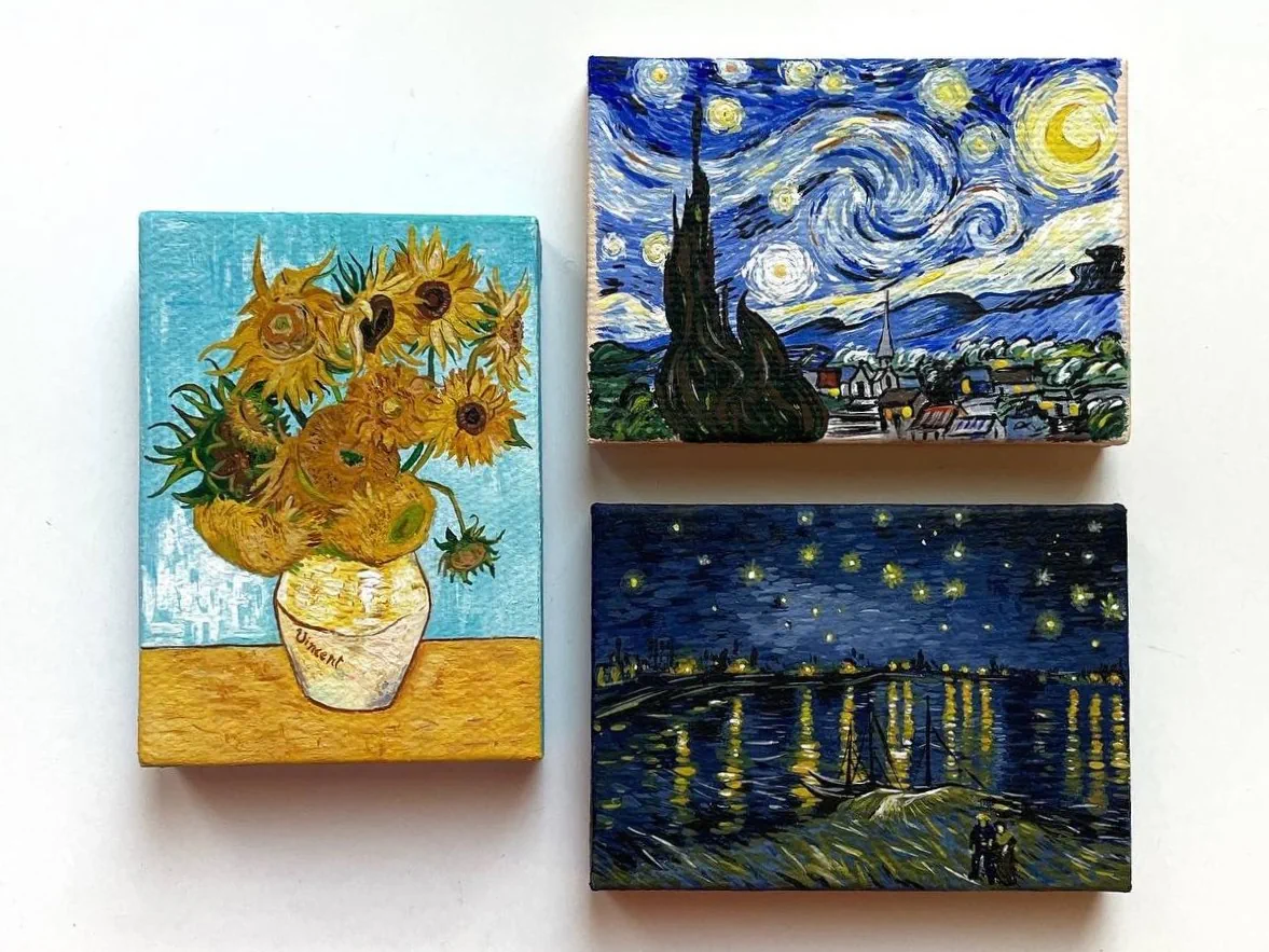 Copie ispirate a “Notte stellata”, “Notte stellata sul Rodano” e “Girasoli” di Vincent Van Gogh, acrilico su tele 5×7 cm cad.